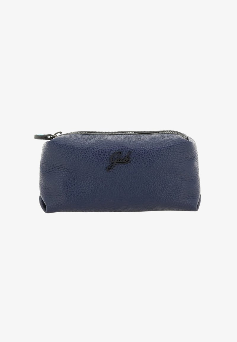 Pochette in pelle blu navy con finitura strutturata, chiusura con zip e dettaglio logo nero sul davanti. Forma arrotondata con base piatta.