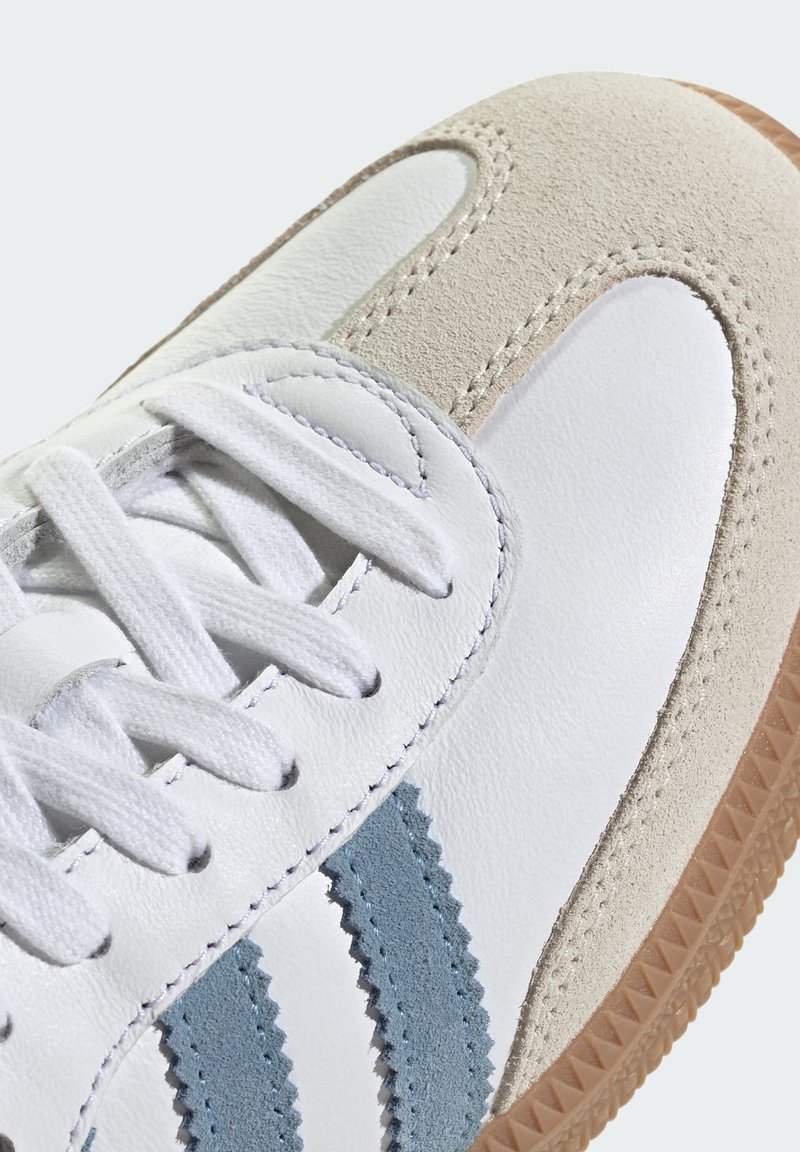 adidas Originals SAMBA - Trainers - cloud white alumina ash blue/off-white  - Zalando.co.uk