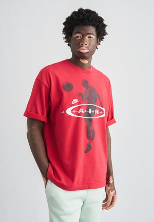 - T-shirt z nadrukiem