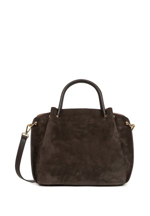 Sac à main en daim brun foncé avec poignées arrondies et bandoulière noire détachable avec fermoirs dorés, présenté sur fond blanc.