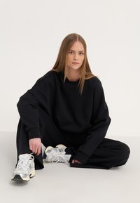 Thumbnail Image 3