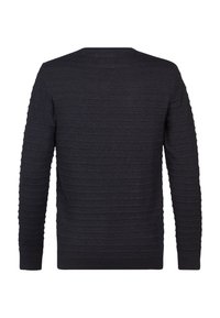 Tricou pulover de culoare albastru închis, cu un design texturat și ribbat, mâneci lungi și guler rotund. Material moale cu o siluetă ajustată.