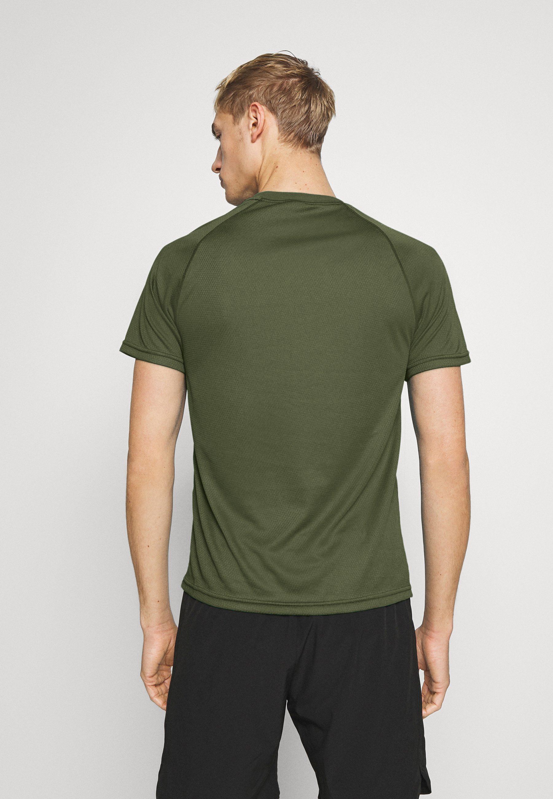 lyle and scott core t shirt