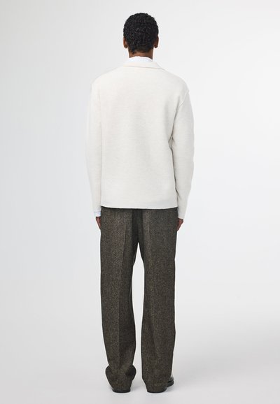 NN.07 JONAS - Kofta - ivory
