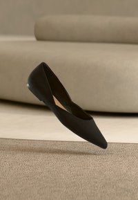 Επιλέχθηκε, black