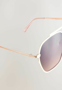 Next Ochelari de soare - pale pink