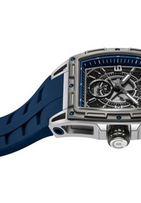 Orologio quadrato con cassa in acciaio inossidabile argentato, dettagli blu e quadrante nero testurizzato. Presenta un cinturino in gomma blu e una corona prominente.