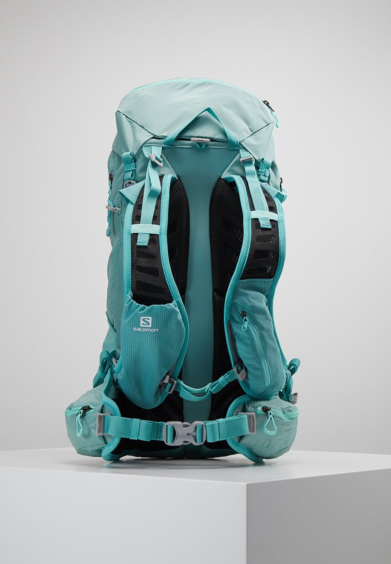 salomon out night 28
