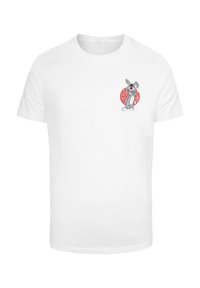 Tricou alb din bumbac cu un grafic de iepure gri în stil desen animat pe partea stângă a pieptului, înconjurat de un design circular roșu. Mâneci scurte, croială clasică.