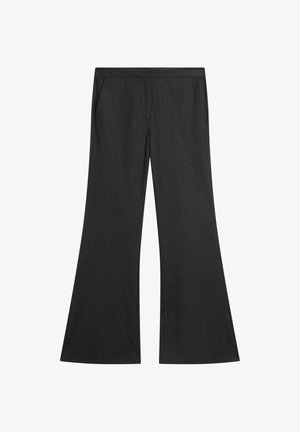 Pantalon à rayures noires avec jambes larges et poches latérales sur fond blanc.