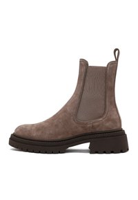 Botte Chelsea en suède marron avec panneaux élastiques sur les côtés, tirette, semelle en caoutchouc épaisse et design texturé. Bout arrondi et silhouette hauteur cheville.
