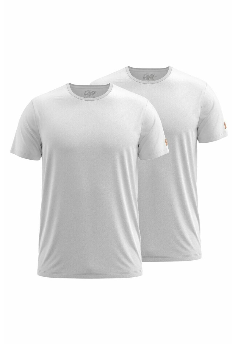 Białe T-shirty z krótkim rękawem, wykonane z lekkiego materiału, z okrągłym dekoltem; posiadają małą metkę z logo na rękawie. Wyeksponowane dwie koszulki.