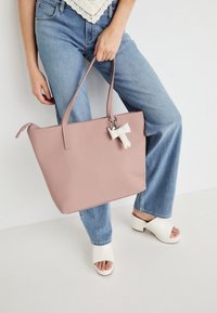 Non sélectionné, pink