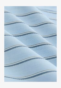 Non sélectionné, light blue