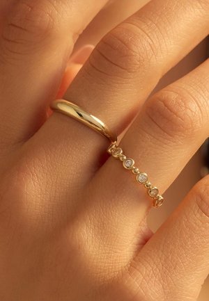 Ring - gold coloured