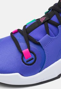Nike Performance AIR ZOOM CROSSOVER 2 UNISEX - Basketballsko - persian violet/football grey