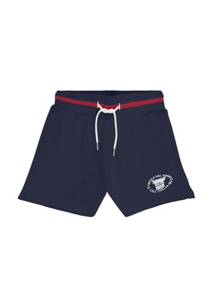 Shorts de sport bleu marine avec une bande rouge sur la taille, un cordon blanc, des poches latérales et un logo circulaire blanc sur la partie inférieure de la jambe gauche.