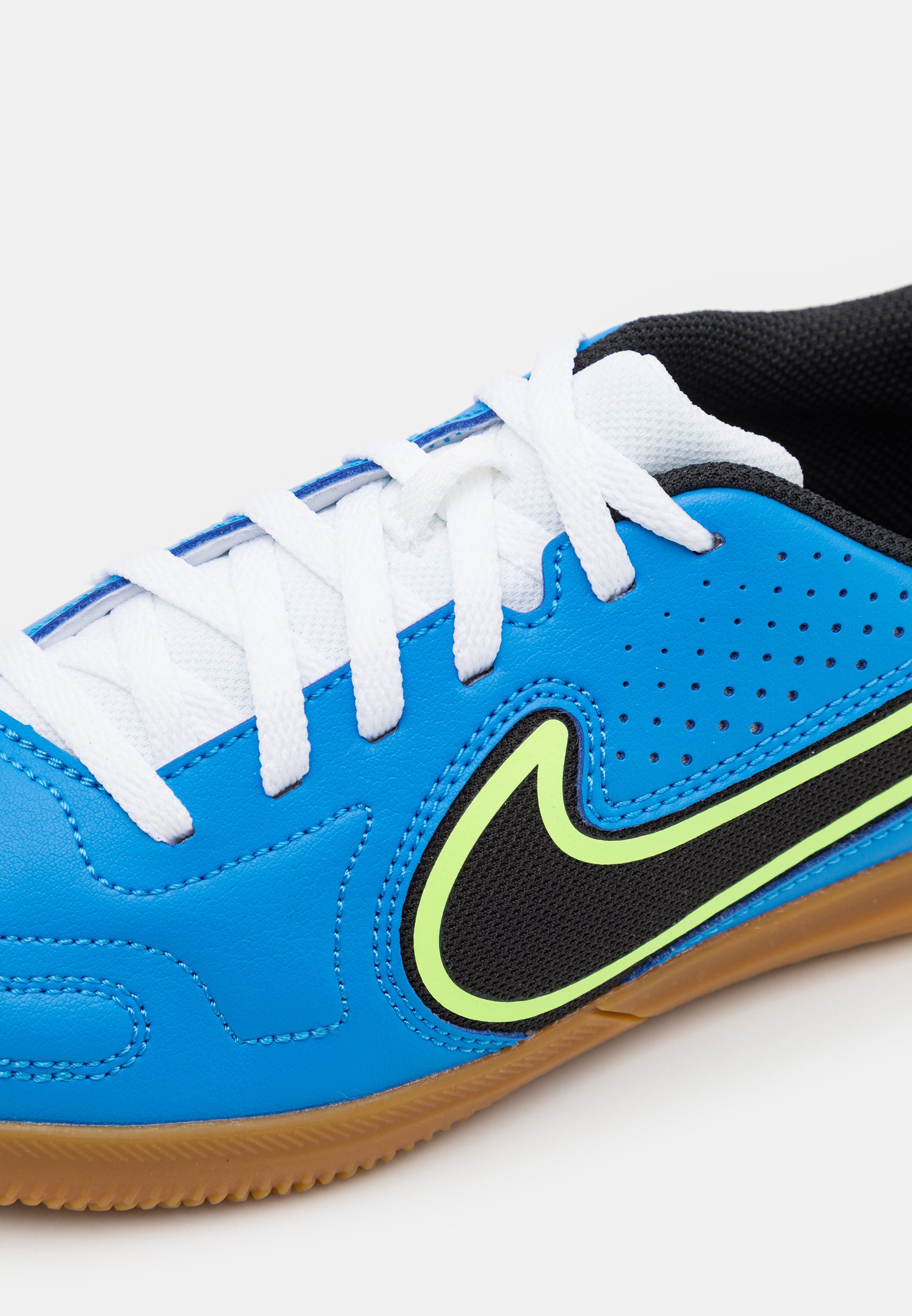 nike performance tiempo legend 9