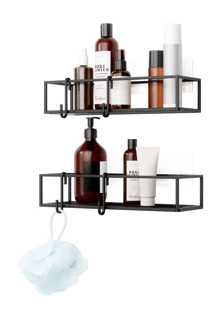Czarna metalowa półka prysznicowa z dwoma poziomami, na której znajdują się różne brązowe i białe butelki, a poniżej wisi jasno-niebieska gąbka.