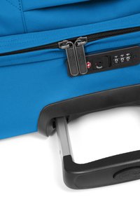 Eastpak TRANSIT'R S - Kufr - azure blue