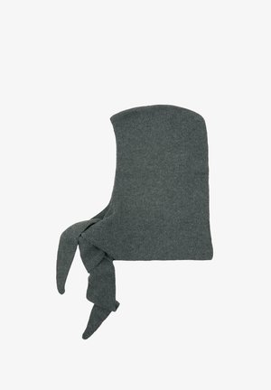 Fular verde tricotat, cu o textură moale, având un detaliu de nod la un capăt. Designul este simplu și funcțional.