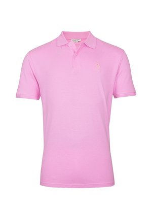 Lichtroze polo shirt gemaakt van zachte stof, met een klassieke kraag, korte mouwen en een geborduurd logo op de linkerkant van de borst.