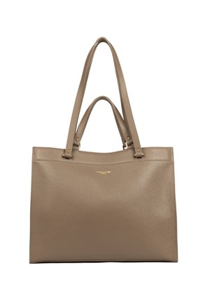 Taupe Leder Tote Bag mit doppelten langen und kurzen Griffen, subtiler Struktur, und kleinem goldfarbenem Logo in der Mitte vorne.