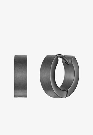 Anello in metallo nero con texture spazzolata, caratterizzato da un design elegante e liscio e da una forma curva unica, che mette in risalto l'estetica minimalista.