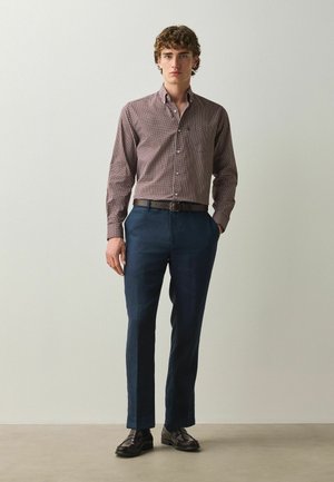 Next, REGULAR FIT - EASY IRON OXFORD SHIRTS 2 PACKS - Shirt - white burgundy check