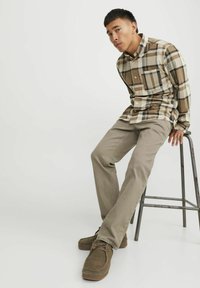 Jack & Jones COMFORT MIKE ORIGINAL AM - Vaqueros rectos - beige