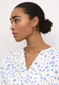 Kaffe KACLAIRE - Bluse - blue turtledove dot print