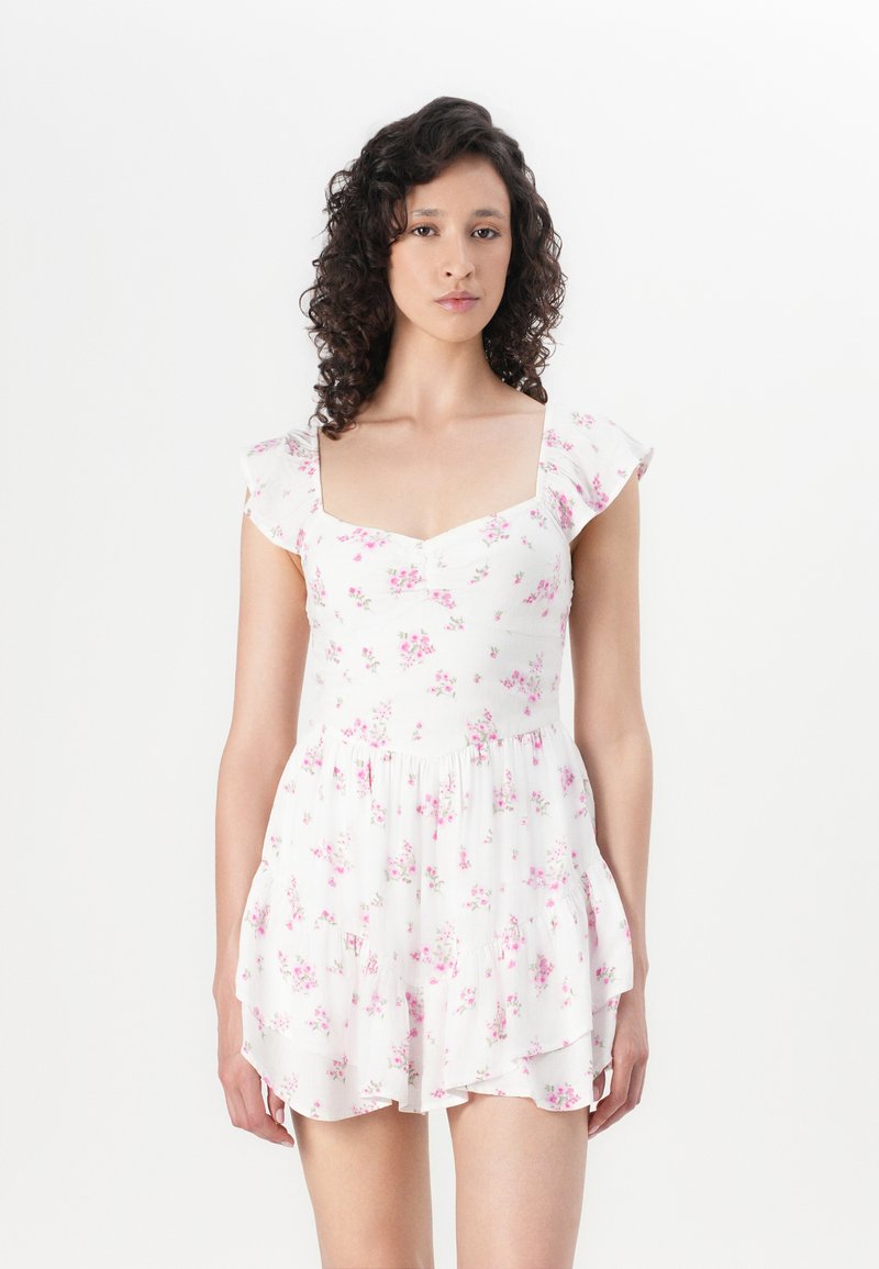 Hollister Co. FLUTTER SLEEVE PINCH BUST MINI SKORT DRESS - Dnevna obleka - white