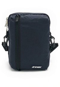 Kompaktna crna torbica na rame s prednjim džepom na zatvarač, podesivim remenom i K-Way logotipom na donjem desnom kutu.