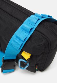 Polaroid RECYCLED RIPSTOP CROSSBODY UNISEX - Τσάντα χιαστί - black