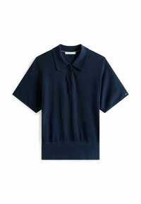 Marineblå kortærmet polo skjorte lavet af tekstureret stof. Har en klassisk krave og en knapstolpe. Enkel design med ribbede kanter.