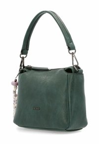 Piccola borsa in pelle verde con manico corto, hardware in argento, chiusura con zip e fascetta intrecciata con una perla rosa attaccata.