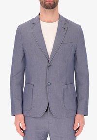 Blazer da uomo su misura in tessuto azzurro chiaro a trama, con rever a punta, due tasche frontali e chiusura con un solo bottone.