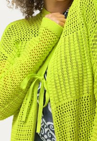 Ulla Popken Kofta - neon green