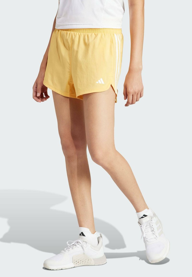 adidas Performance PACER STRIPES HIGH RISE - Pantalón corto de deporte - semi spark white