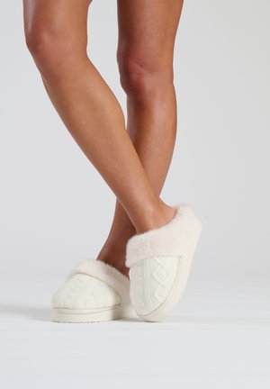 Loungeable CABLE KNIT CHUNKY MULE - Hjemmesko - cream