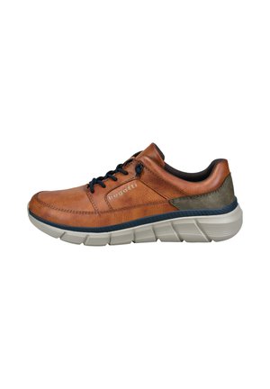 Braune Leder-Sneaker mit strukturierten Akzenten, marineblauen Schnürsenkeln und einer gepolsterten grauen Sohle. Verfügt über ein Logodetail an der Seite und ein rundes Zehen-Design.