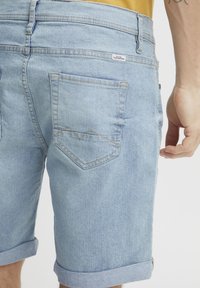 Blend BHDENIMSHORTS SLIM/ REGULAR FIT - Kratke hlače od trapera - denim light blue