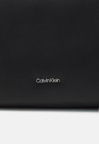 Calvin Klein ELEVATED SOFT SHOULDER BAG  - Rokassoma - black