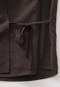 Thumbnail Image 9