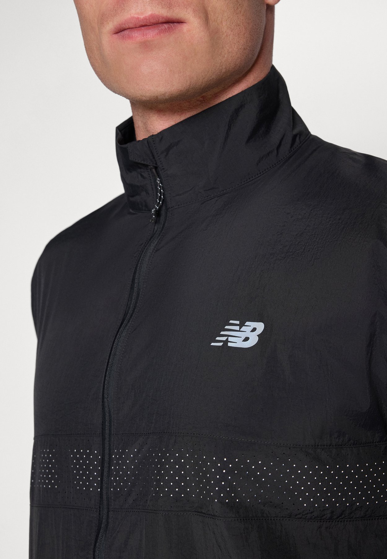 ATHLETICS REFLECTIVE PACKABLE JACKET