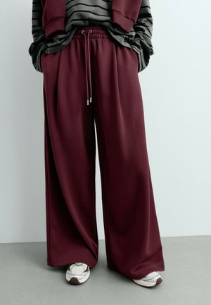 OYSHO, Pantalon de survêtement - burgundy