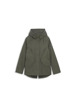 Parka olive verte, dotée d'une capuche, d'une fermeture à pression sur le devant, de deux grandes poches latérales et de cordons de serrage réglables. Texture de tissu lisse.