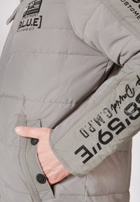 Camp David STEPP MIT KAPUZE UND RIPSTOP-DETAILS - Winterjacke - grey