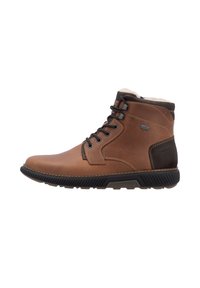 Bottines en cuir marron avec finition texturée, lacées, doublure douce et semelle en caoutchouc, présentant un accent marron foncé au niveau du talon.
