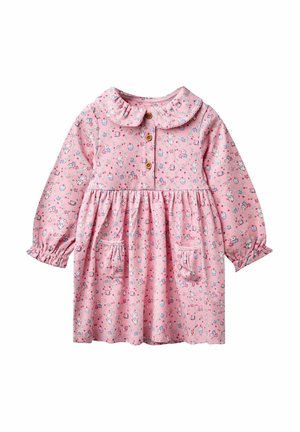 Abito lungo rosa a maniche lunghe con colletto rotondo, motivi floreali e cupcake, chiusura frontale con bottoni e due tasche frontali, caratterizzato da maniche arricciate.